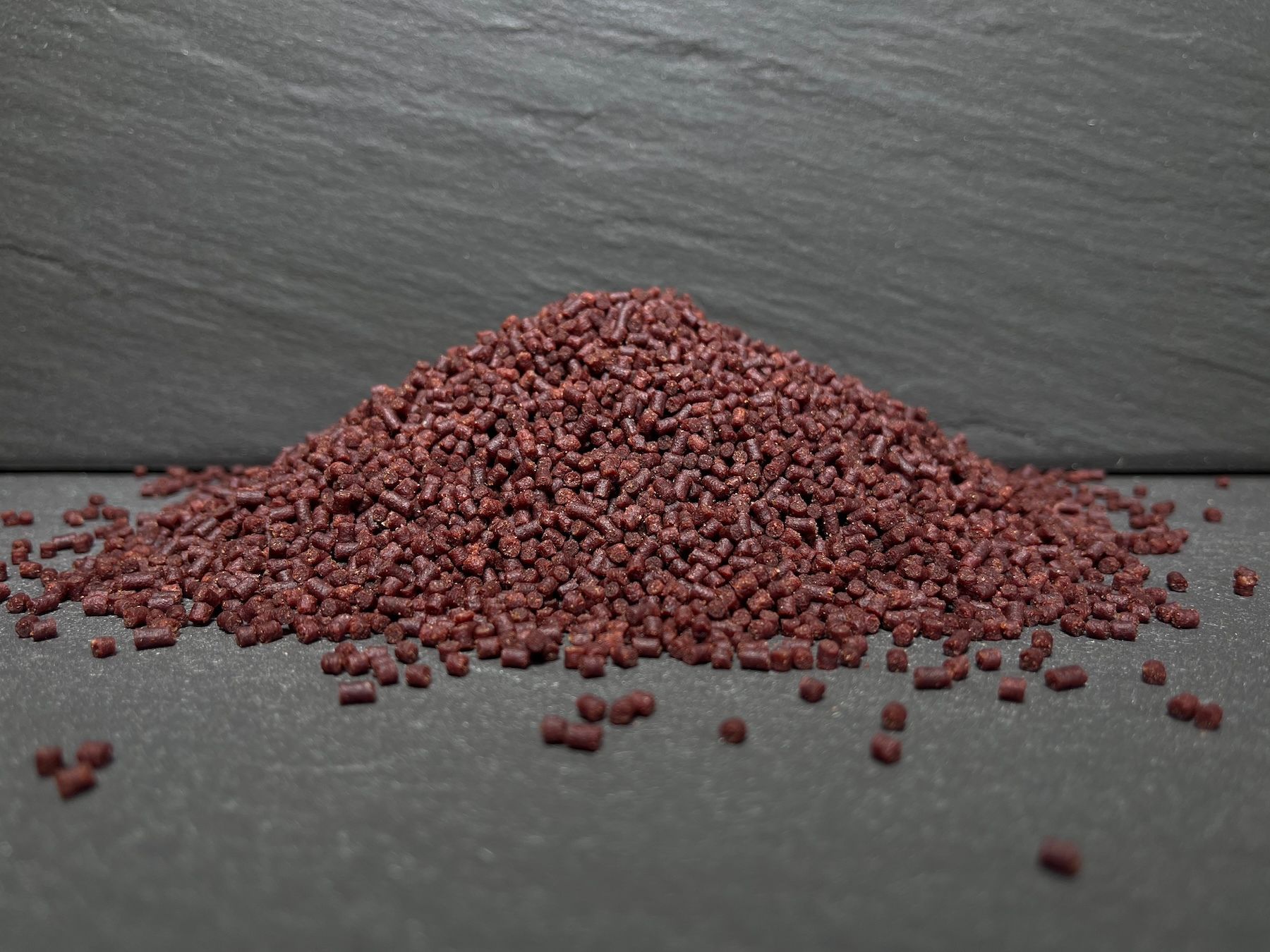 Red Premium Feed Pellets
